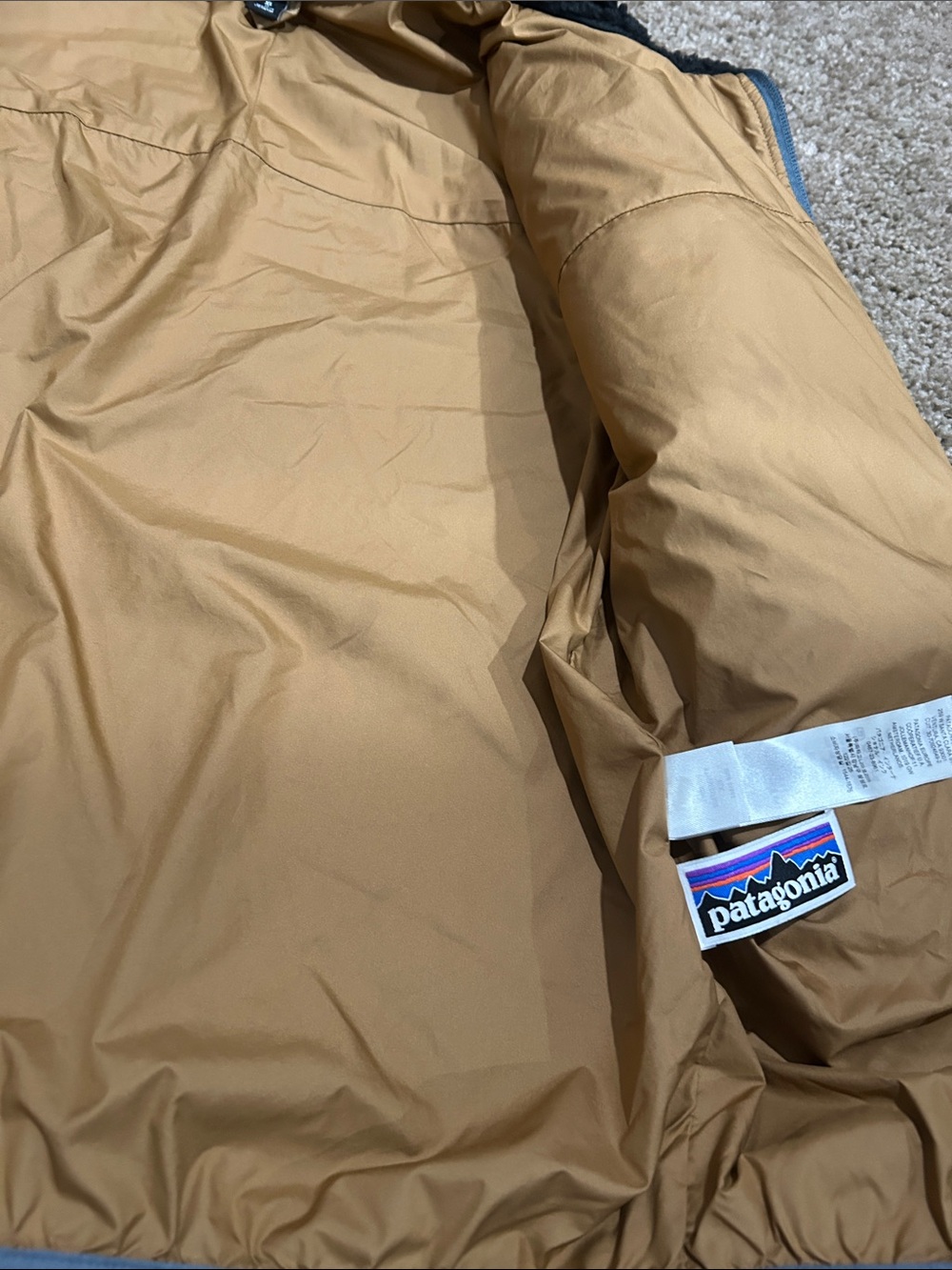 Patagonia Black Sherpa Jacket with Light Blue Pocket and Tan Trim - Kids - Picture 6 of 9